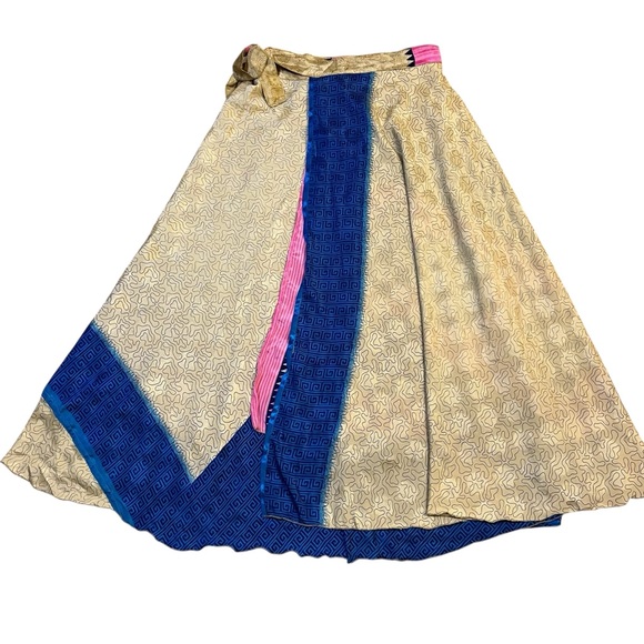 100% Silk Indian Art Reversible Sari Wrap Skirt - Picture 2 of 8